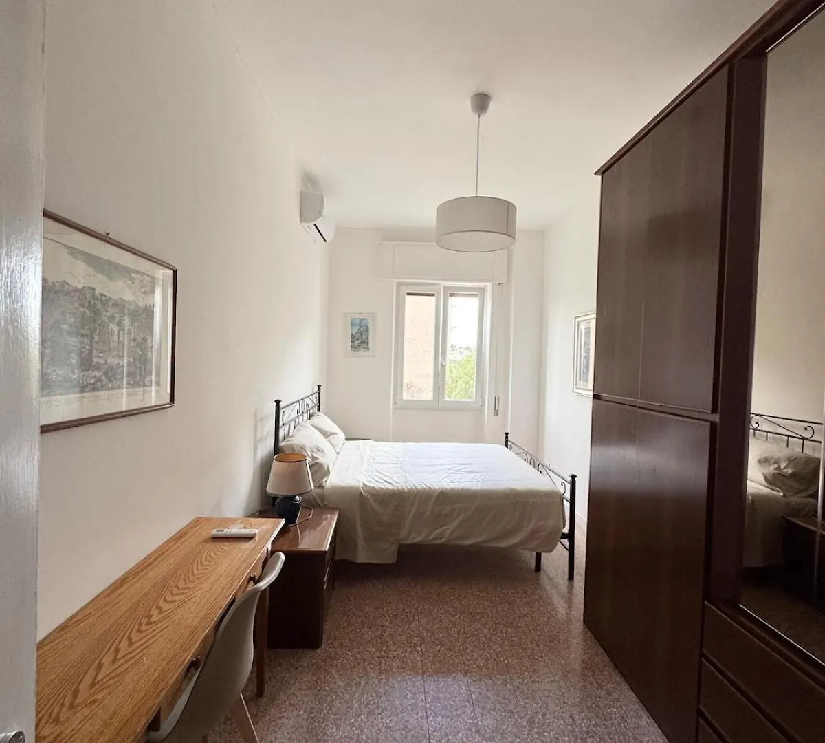 Piramide-Ostiense Two Bedroom Apartment Rome
